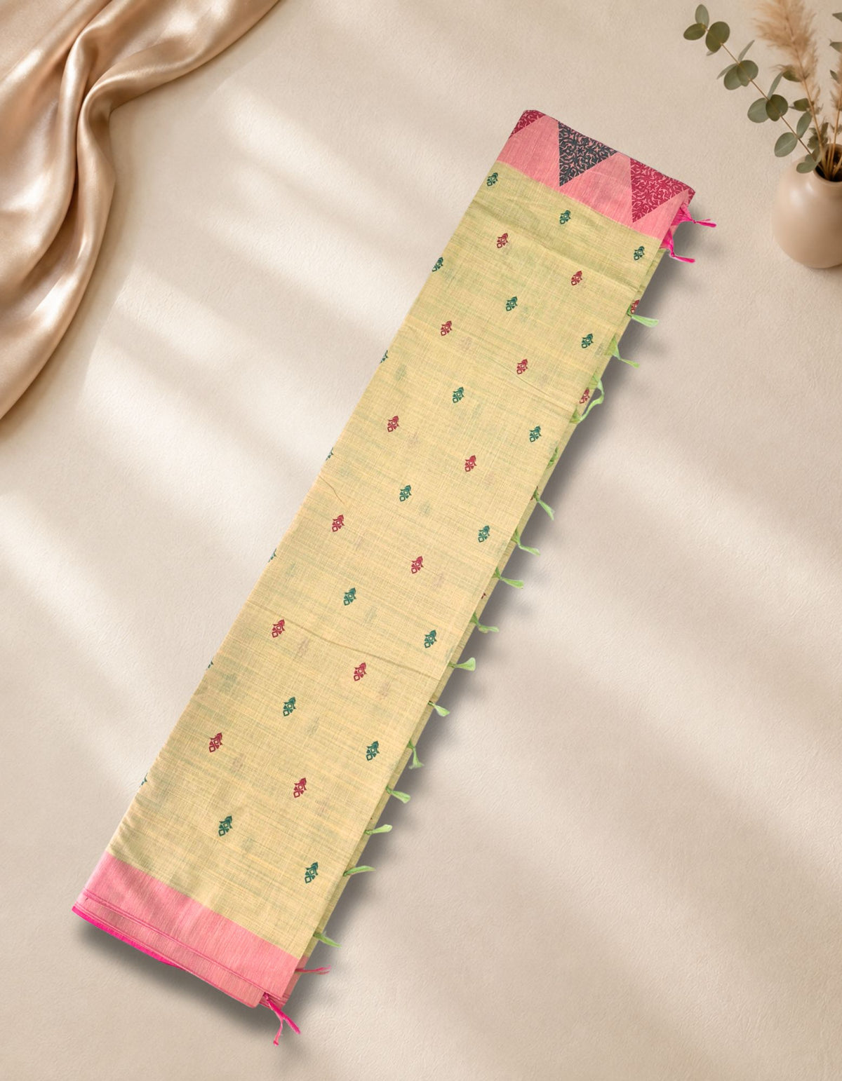 Banana Pith Fibre with Silk- Yellow green with pink border