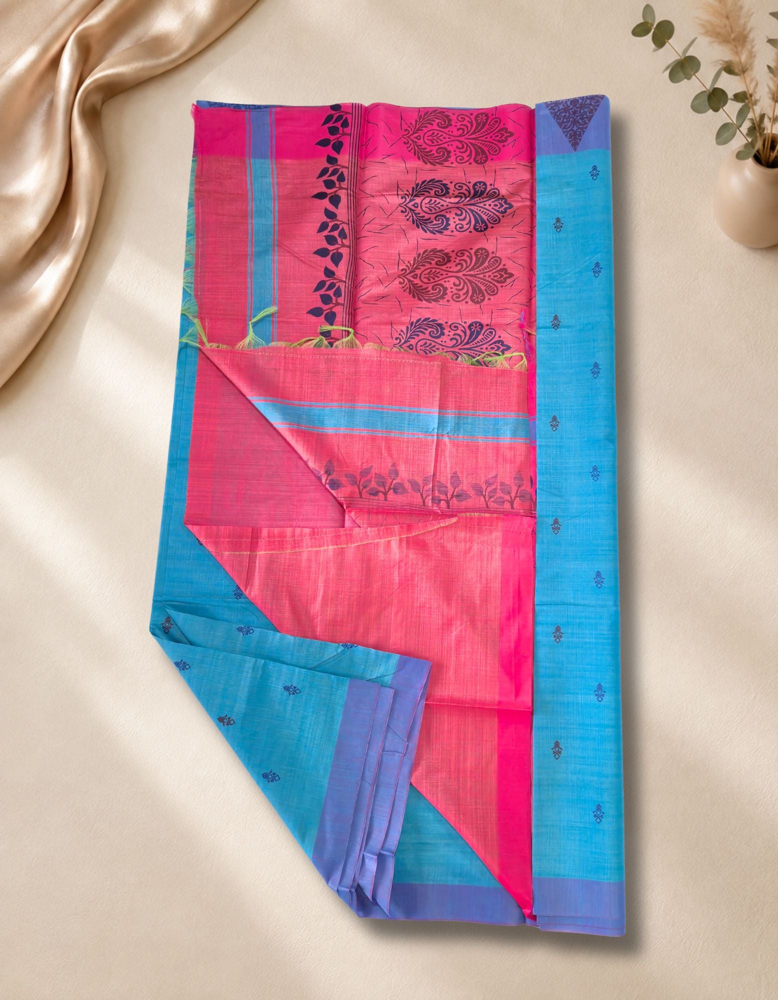 Banana Pith Fibre with Silk-Blue with pink border