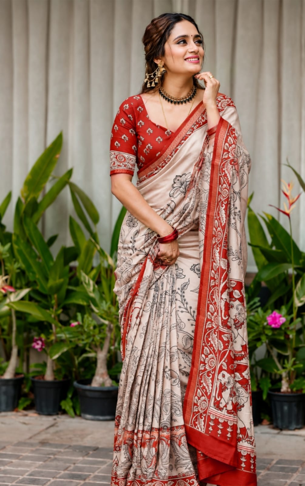 ✨️*Kalamkari-inspired Linen Cotton Saree- Creme and Red